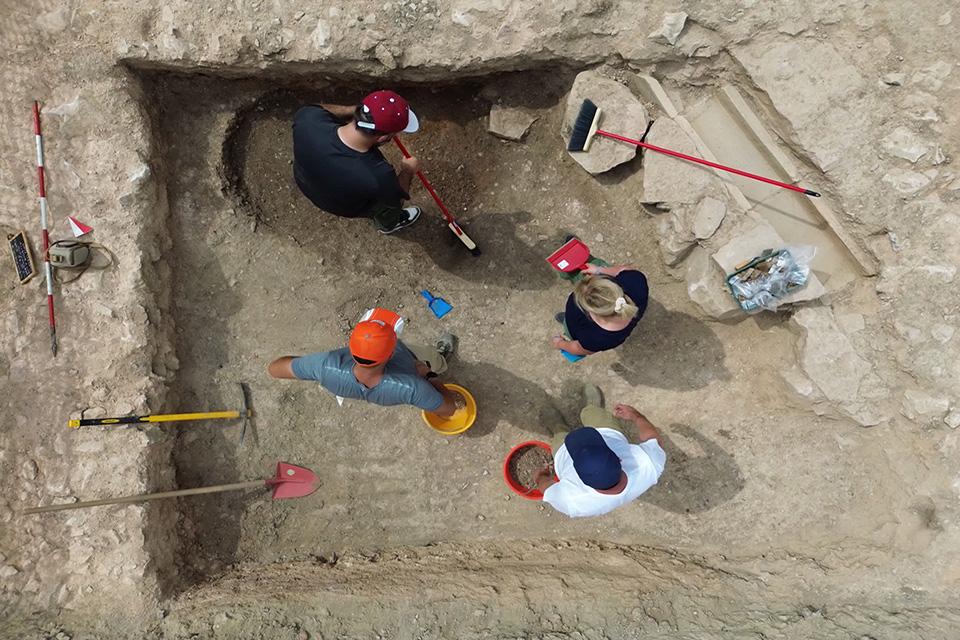 In the summer of 2023, Saint Louis University historian Doug Boin, Ph.D., unearthed the foundations of a building in central Italy that could help recover a forgotten chapter of ancient Roman history.